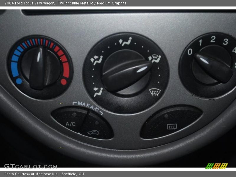 Twilight Blue Metallic / Medium Graphite 2004 Ford Focus ZTW Wagon