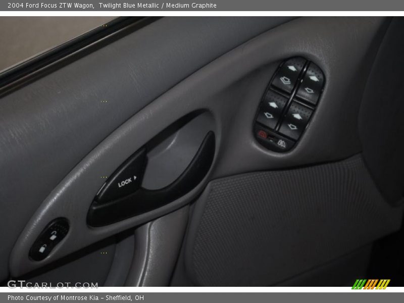Twilight Blue Metallic / Medium Graphite 2004 Ford Focus ZTW Wagon