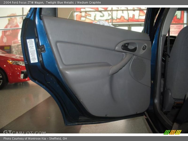 Twilight Blue Metallic / Medium Graphite 2004 Ford Focus ZTW Wagon