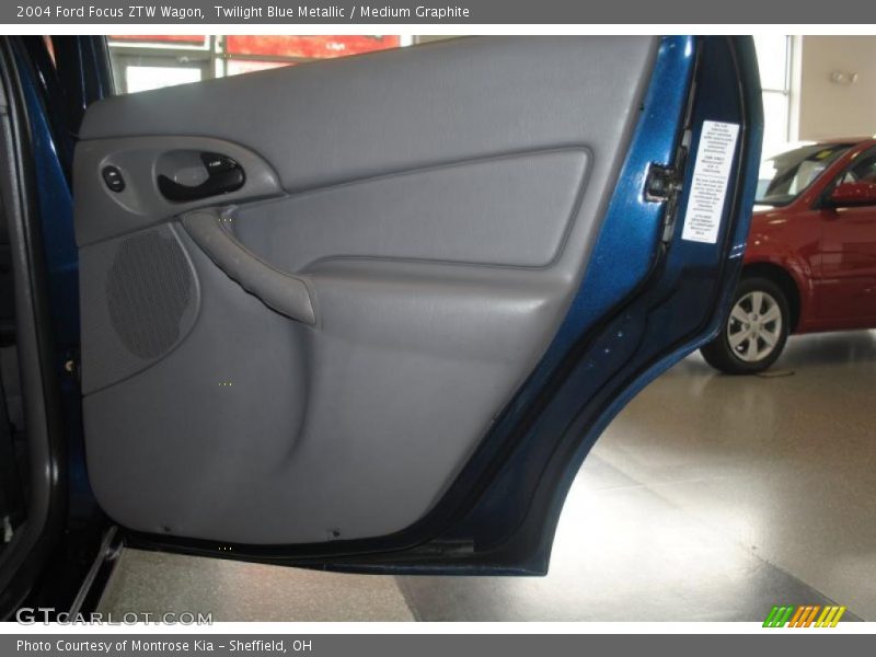 Twilight Blue Metallic / Medium Graphite 2004 Ford Focus ZTW Wagon