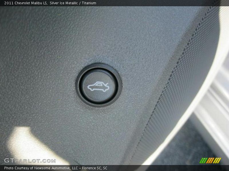 Silver Ice Metallic / Titanium 2011 Chevrolet Malibu LS