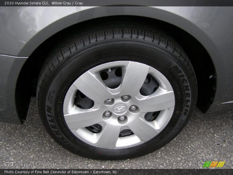 Willow Gray / Gray 2010 Hyundai Sonata GLS