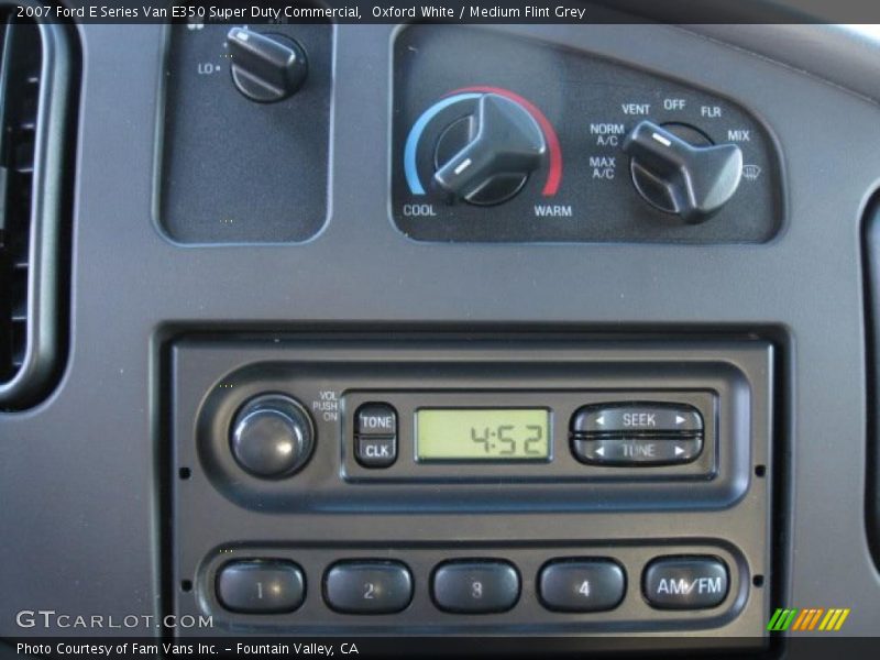 Oxford White / Medium Flint Grey 2007 Ford E Series Van E350 Super Duty Commercial