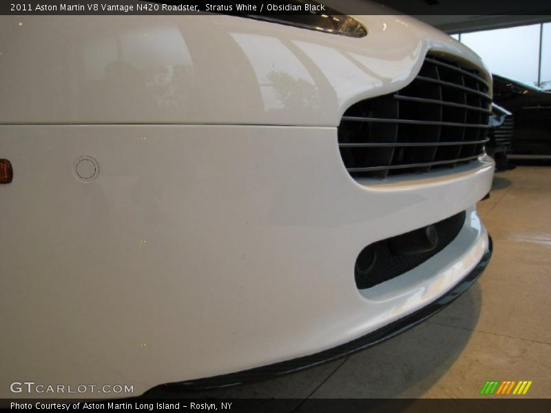 Stratus White / Obsidian Black 2011 Aston Martin V8 Vantage N420 Roadster