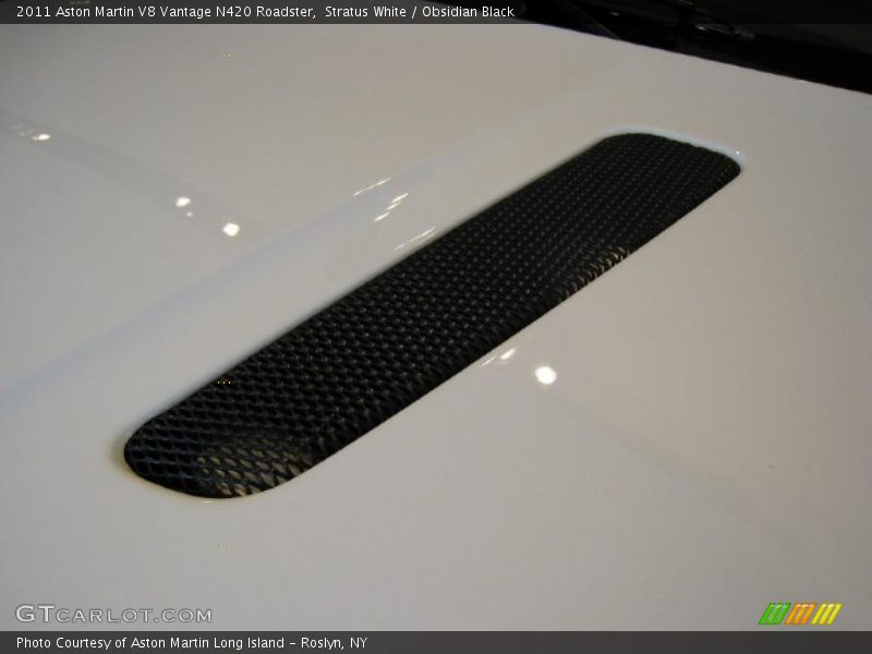 Stratus White / Obsidian Black 2011 Aston Martin V8 Vantage N420 Roadster