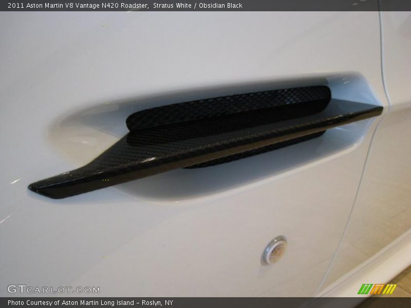 Stratus White / Obsidian Black 2011 Aston Martin V8 Vantage N420 Roadster