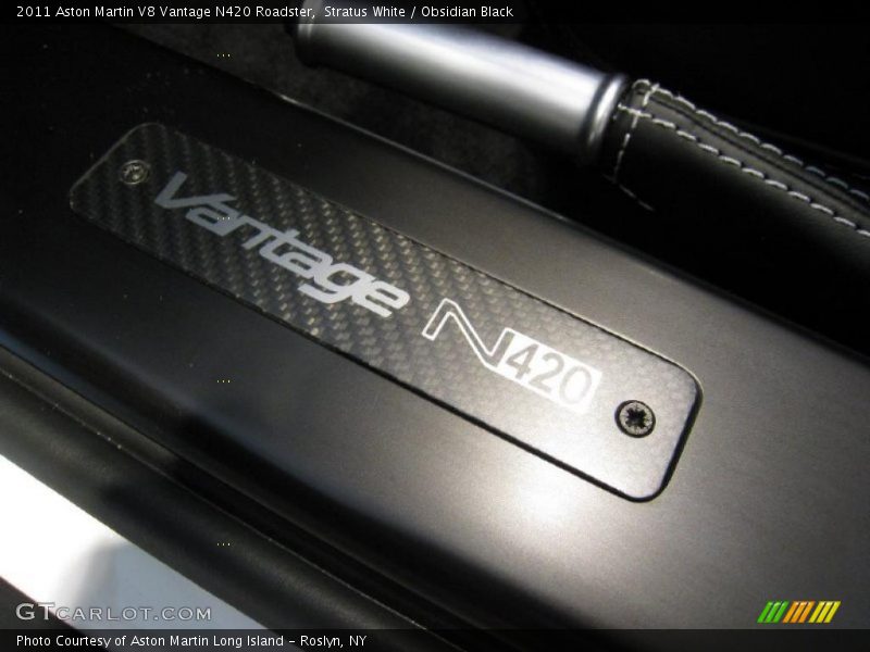  2011 V8 Vantage N420 Roadster Logo