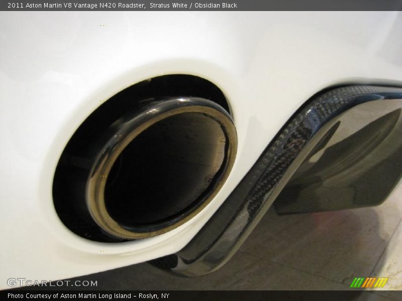 Stratus White / Obsidian Black 2011 Aston Martin V8 Vantage N420 Roadster