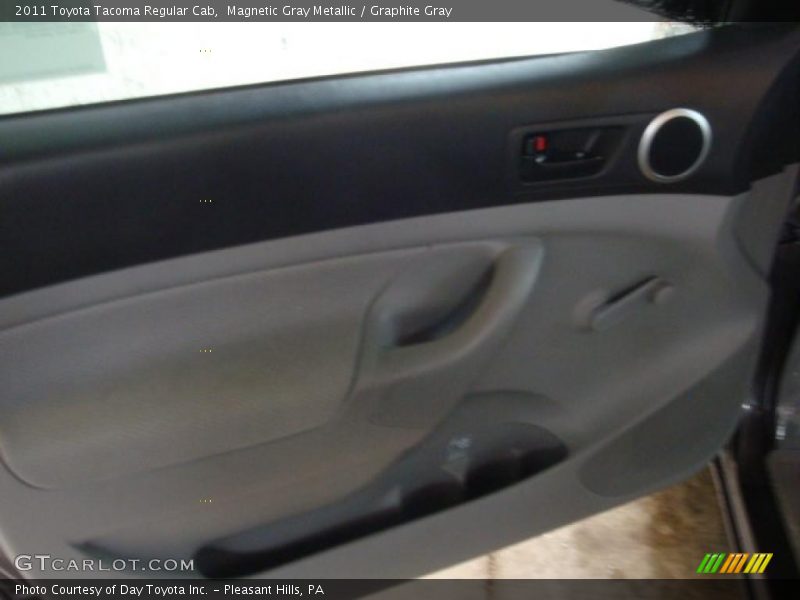 Magnetic Gray Metallic / Graphite Gray 2011 Toyota Tacoma Regular Cab