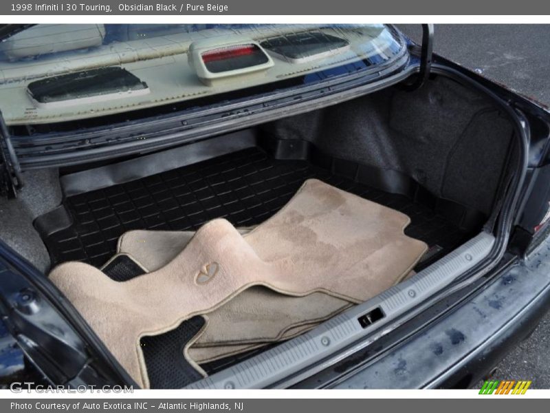 Obsidian Black / Pure Beige 1998 Infiniti I 30 Touring