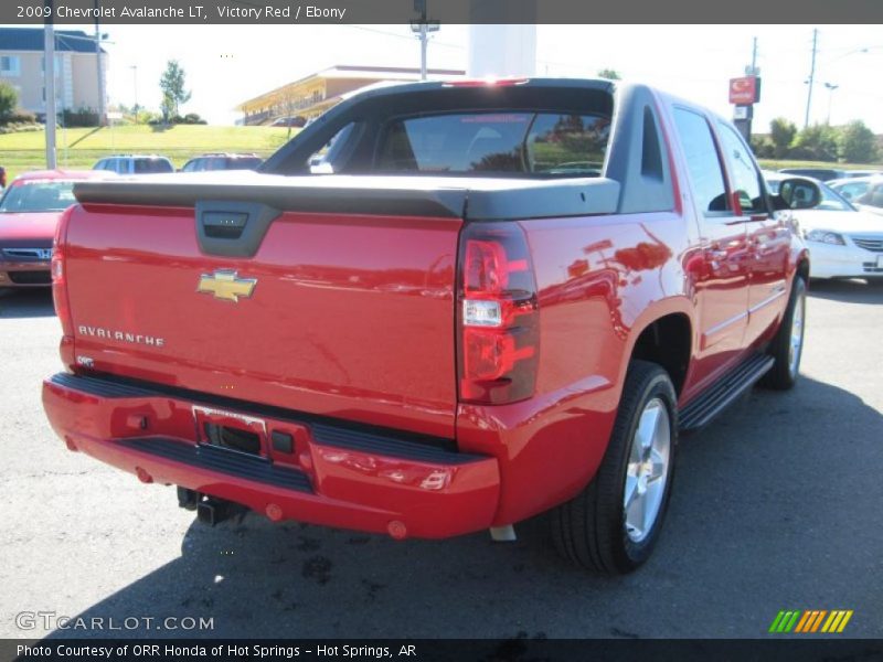 Victory Red / Ebony 2009 Chevrolet Avalanche LT