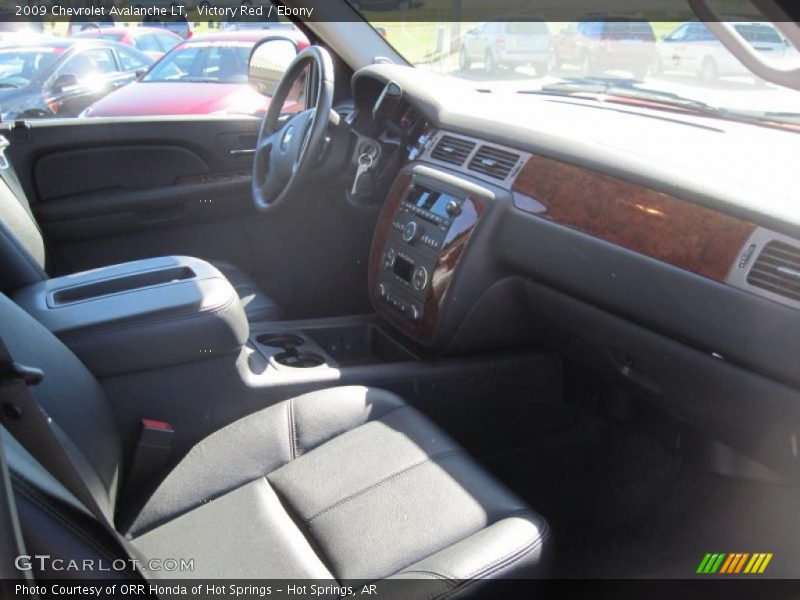 Victory Red / Ebony 2009 Chevrolet Avalanche LT