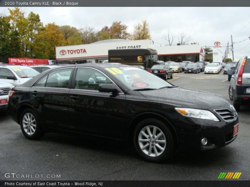 Black / Bisque 2010 Toyota Camry XLE