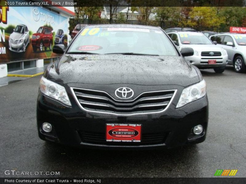 Black / Bisque 2010 Toyota Camry XLE