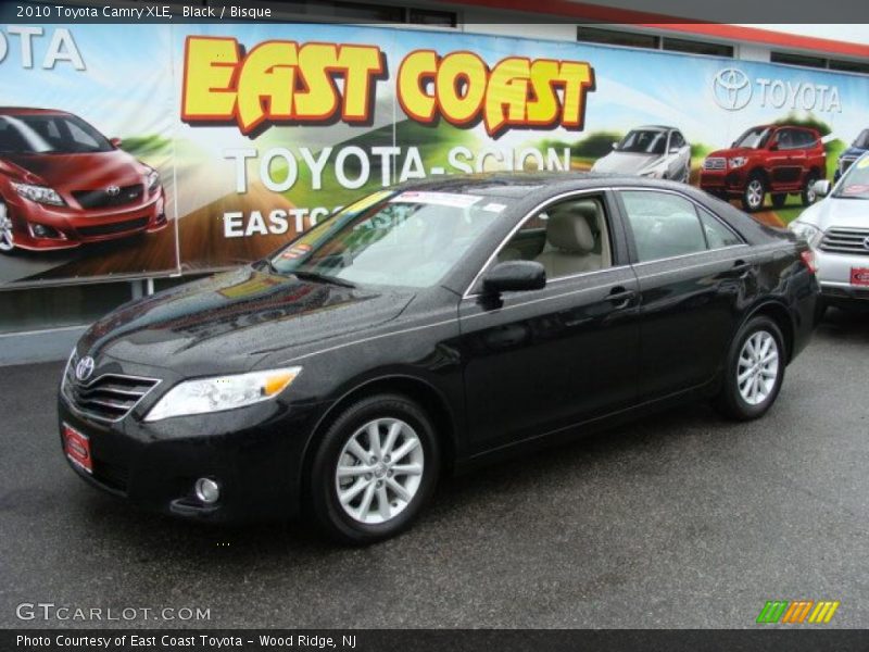 Black / Bisque 2010 Toyota Camry XLE