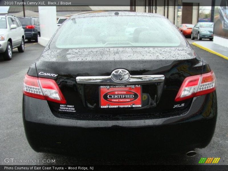 Black / Bisque 2010 Toyota Camry XLE