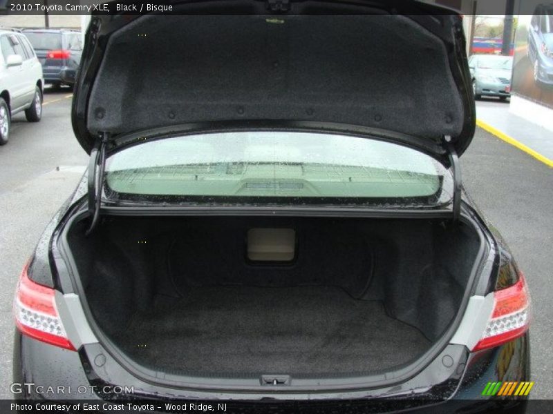 Black / Bisque 2010 Toyota Camry XLE