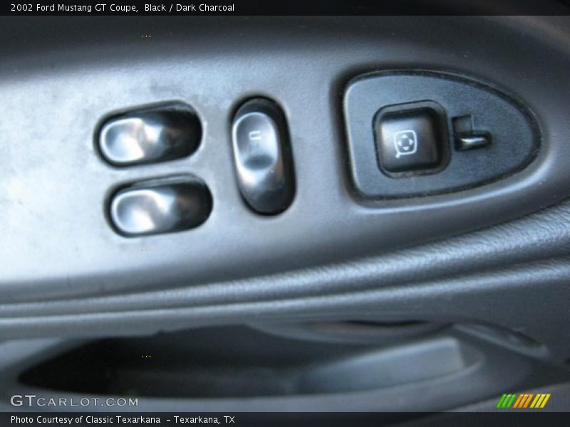 Black / Dark Charcoal 2002 Ford Mustang GT Coupe