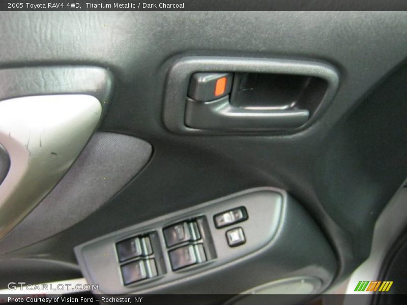 Titanium Metallic / Dark Charcoal 2005 Toyota RAV4 4WD