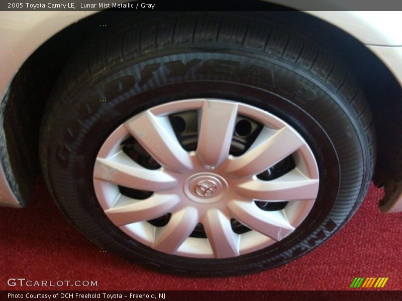 Lunar Mist Metallic / Gray 2005 Toyota Camry LE