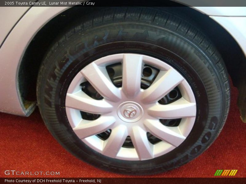 Lunar Mist Metallic / Gray 2005 Toyota Camry LE