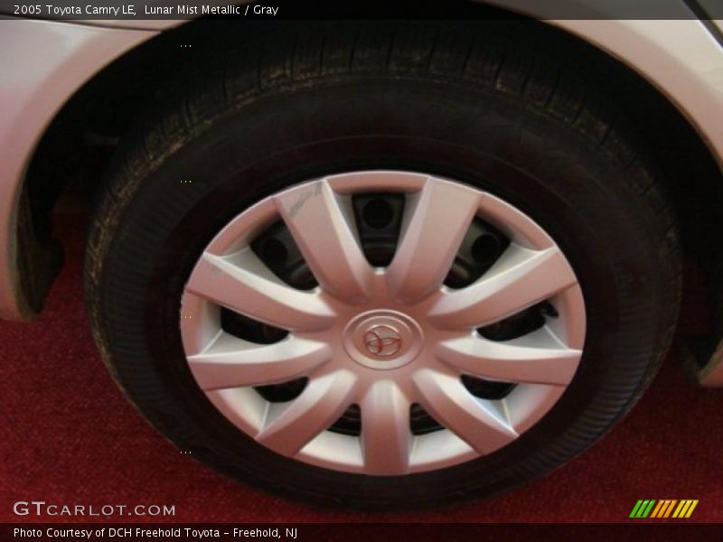 Lunar Mist Metallic / Gray 2005 Toyota Camry LE