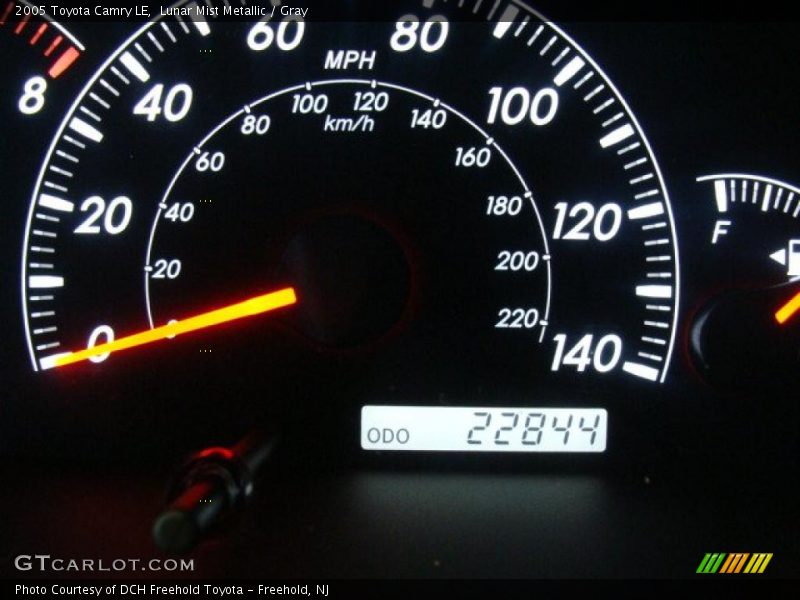 Lunar Mist Metallic / Gray 2005 Toyota Camry LE