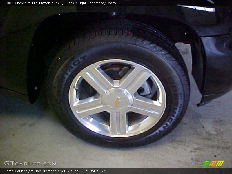 Black / Light Cashmere/Ebony 2007 Chevrolet TrailBlazer LS 4x4