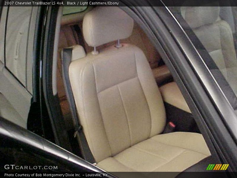 Black / Light Cashmere/Ebony 2007 Chevrolet TrailBlazer LS 4x4