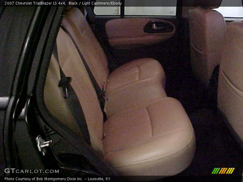 Black / Light Cashmere/Ebony 2007 Chevrolet TrailBlazer LS 4x4