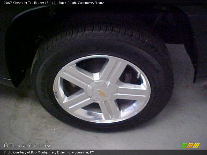 Black / Light Cashmere/Ebony 2007 Chevrolet TrailBlazer LS 4x4
