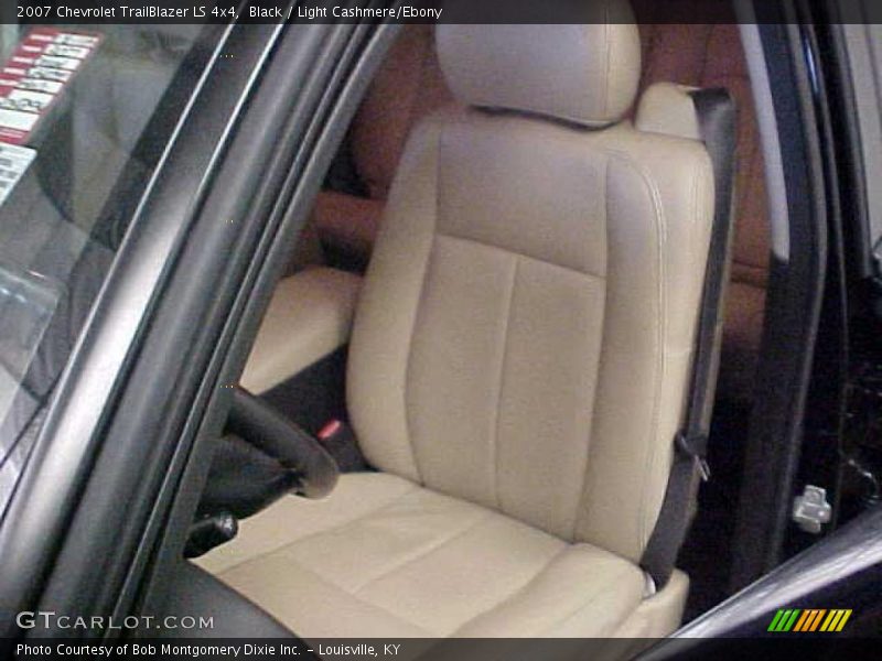 Black / Light Cashmere/Ebony 2007 Chevrolet TrailBlazer LS 4x4