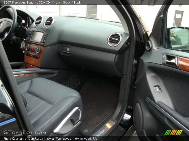  2007 ML 320 CDI 4Matic Black Interior