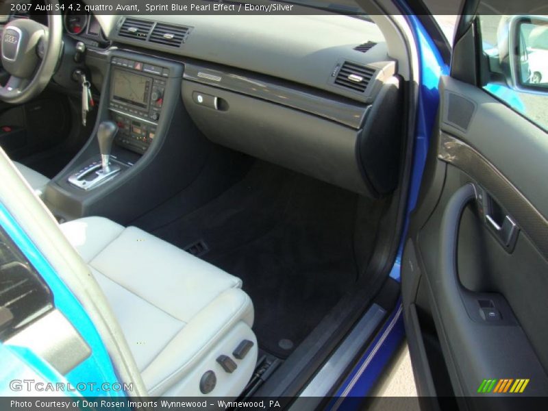 Dashboard of 2007 S4 4.2 quattro Avant