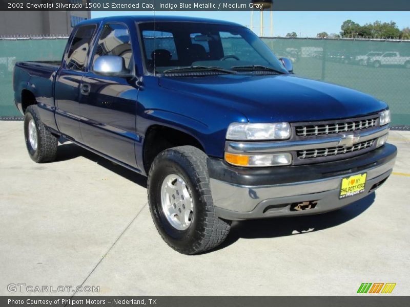 Indigo Blue Metallic / Medium Gray 2002 Chevrolet Silverado 1500 LS Extended Cab