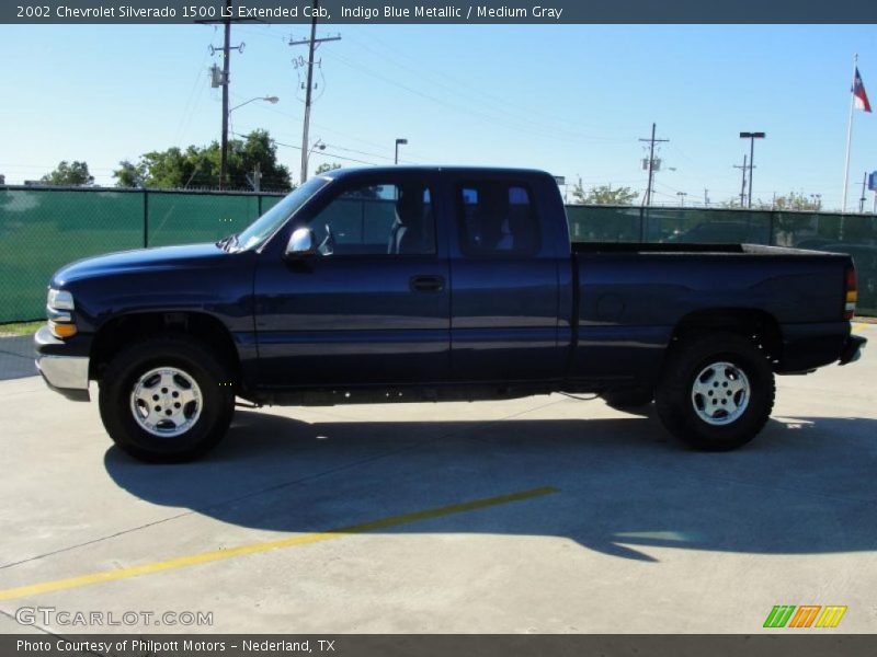 Indigo Blue Metallic / Medium Gray 2002 Chevrolet Silverado 1500 LS Extended Cab