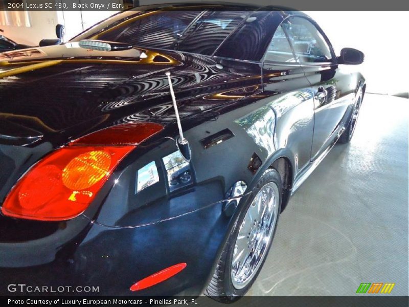 Black Onyx / Ecru 2004 Lexus SC 430