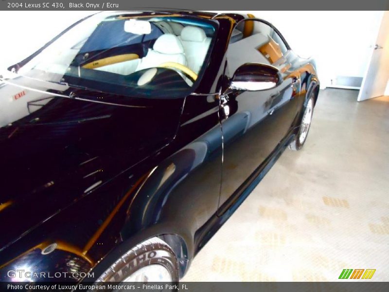 Black Onyx / Ecru 2004 Lexus SC 430