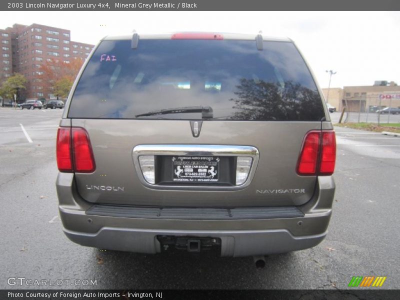 Mineral Grey Metallic / Black 2003 Lincoln Navigator Luxury 4x4