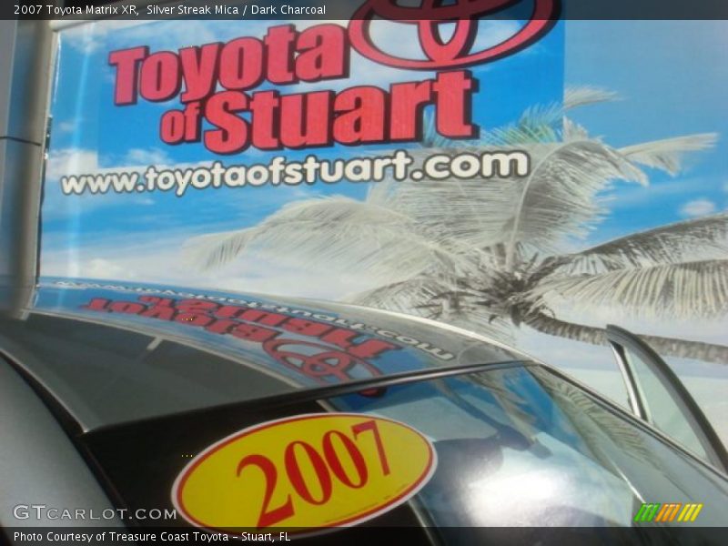 Silver Streak Mica / Dark Charcoal 2007 Toyota Matrix XR