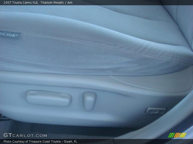 Titanium Metallic / Ash 2007 Toyota Camry XLE