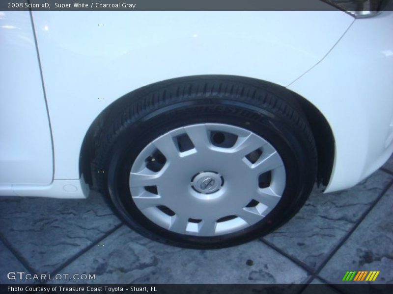 Super White / Charcoal Gray 2008 Scion xD