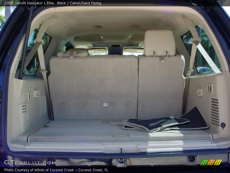  2008 Navigator L Elite Trunk