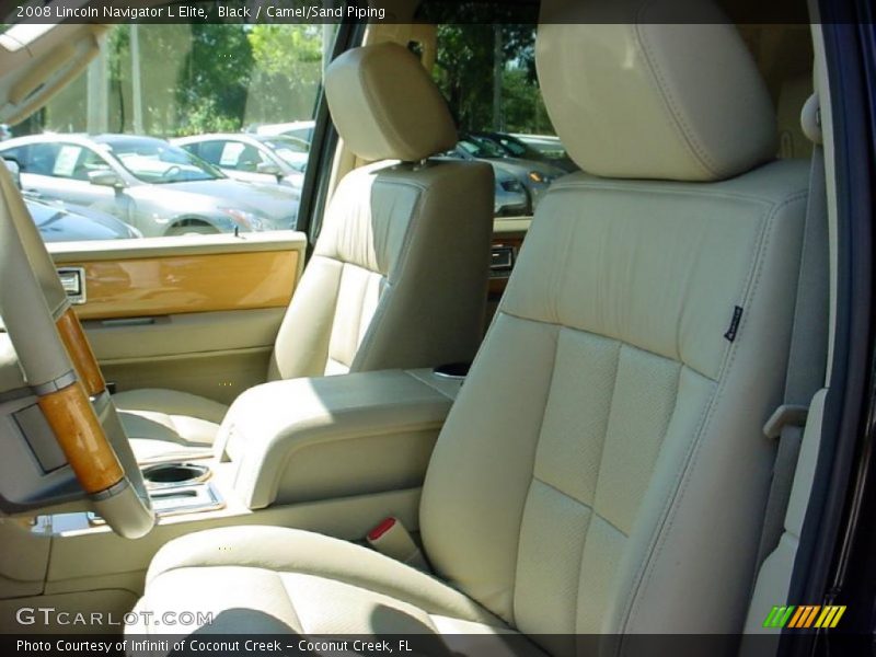  2008 Navigator L Elite Camel/Sand Piping Interior