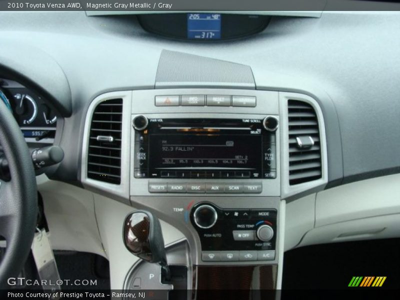 Controls of 2010 Venza AWD