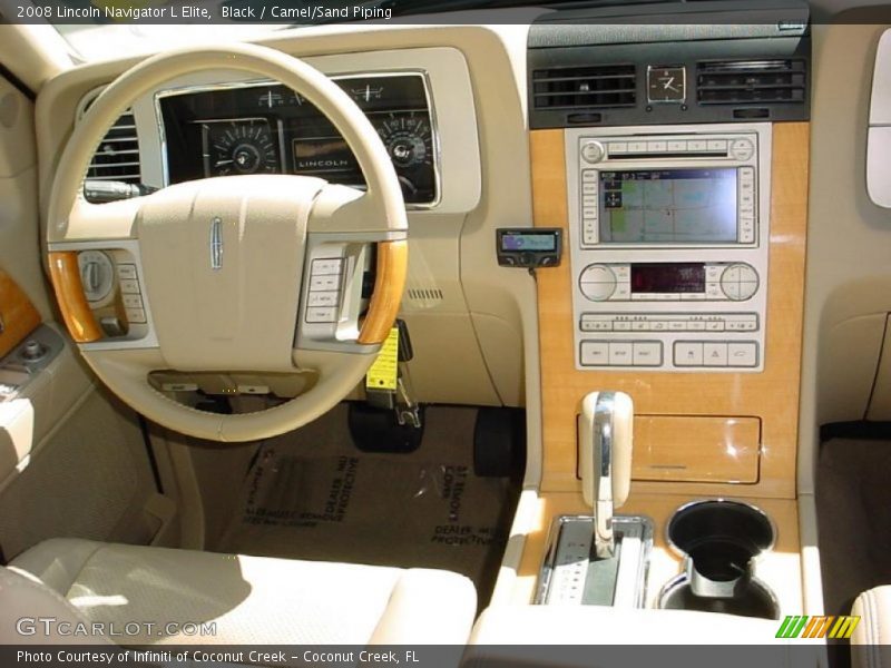 Dashboard of 2008 Navigator L Elite