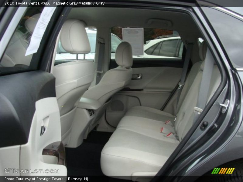  2010 Venza AWD Gray Interior