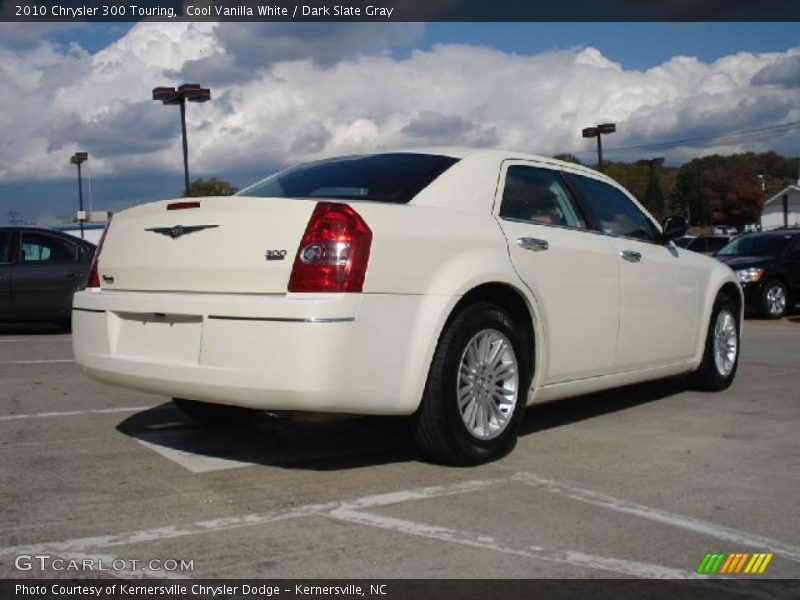 Cool Vanilla White / Dark Slate Gray 2010 Chrysler 300 Touring