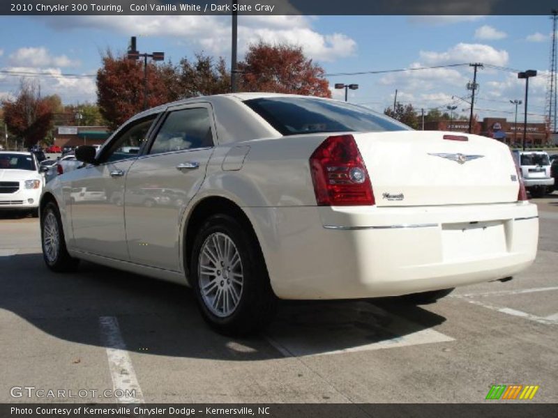 Cool Vanilla White / Dark Slate Gray 2010 Chrysler 300 Touring