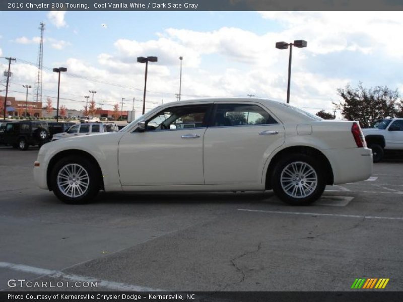Cool Vanilla White / Dark Slate Gray 2010 Chrysler 300 Touring
